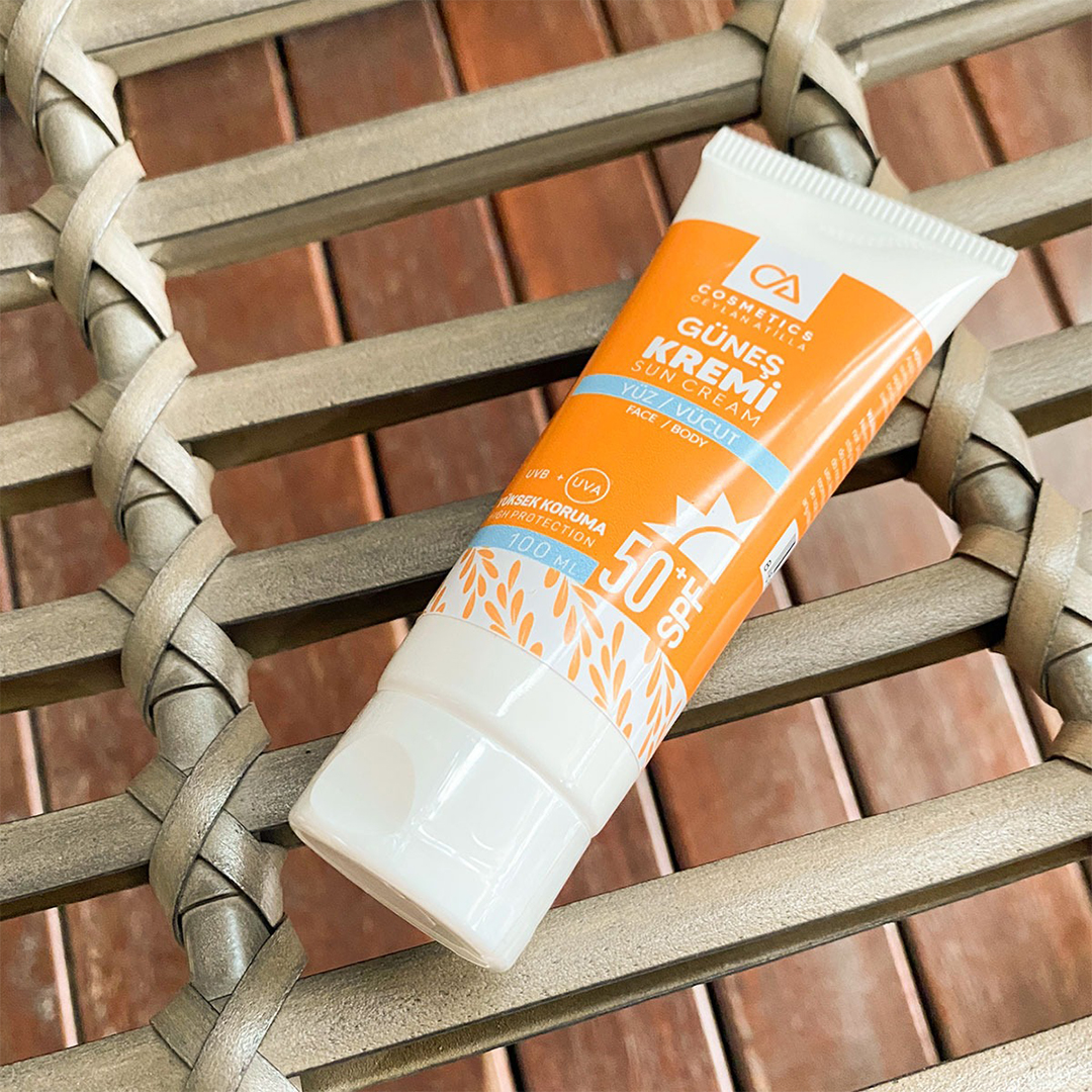 Ca Nemlendirici Ve Leke Karşıtı 50 Spf Aydınlatıcı Yüksek Koruma Güneş Koruyucu 100ml